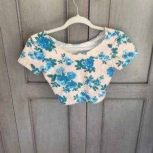 Flower print crop top.
